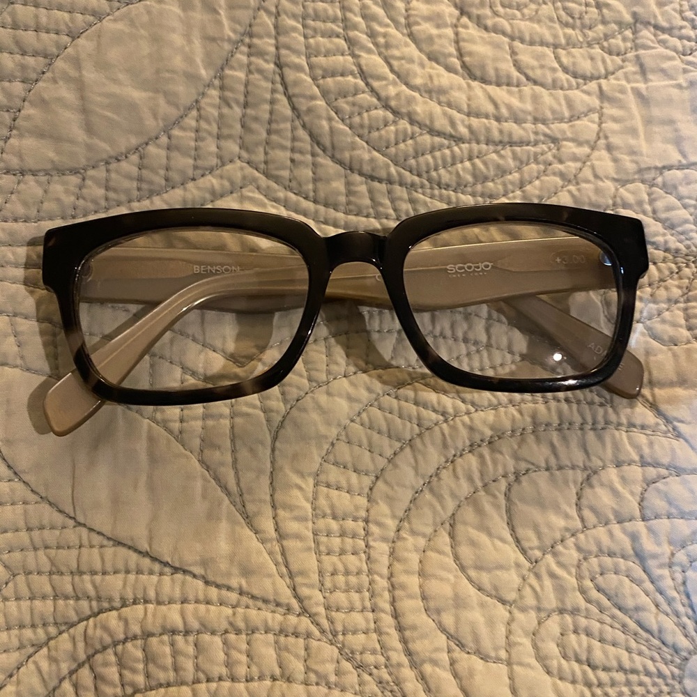 New never worn Scojo Beason St. readers +3.00